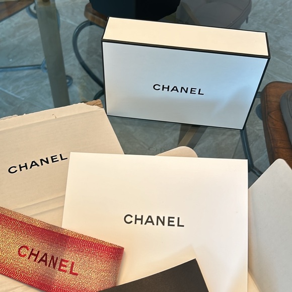 Chanel gift box with banner with EAU DE PARFUM empty  box inside. See details. - Picture 5 of 6